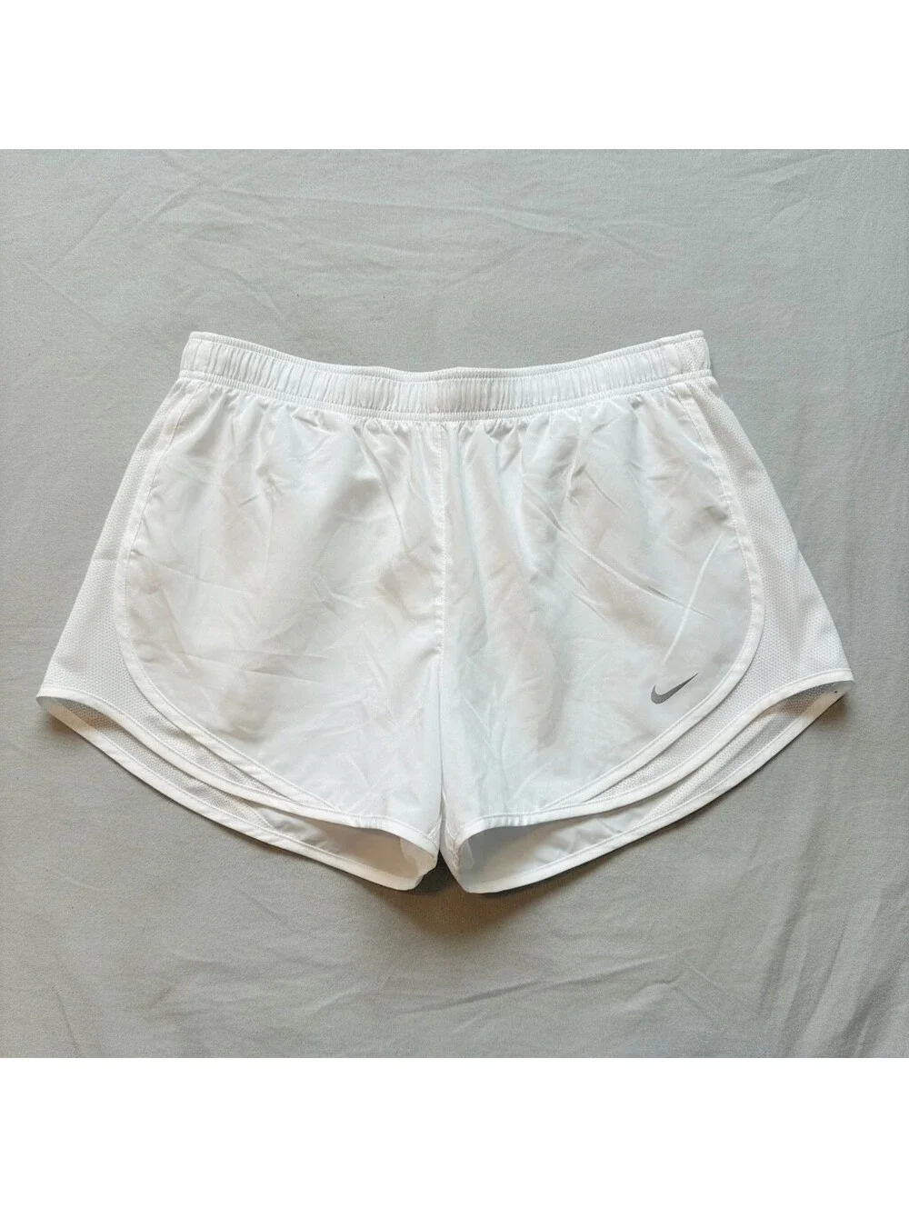 Nike Dri-FIT White Running Shorts XL | Lightweight Athletic Gym Performance